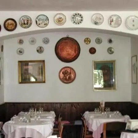 Hotel Ristorante Sassi Rossi